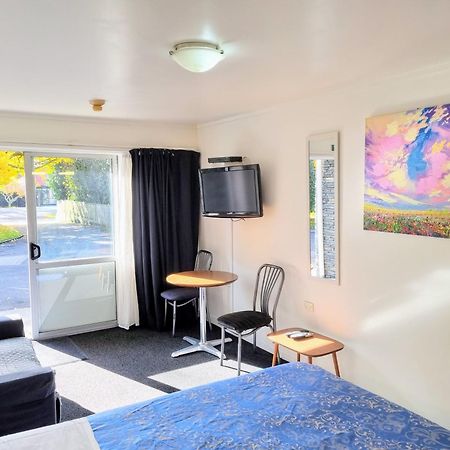 Cambrian Lodge Motel Cambridge Exterior photo