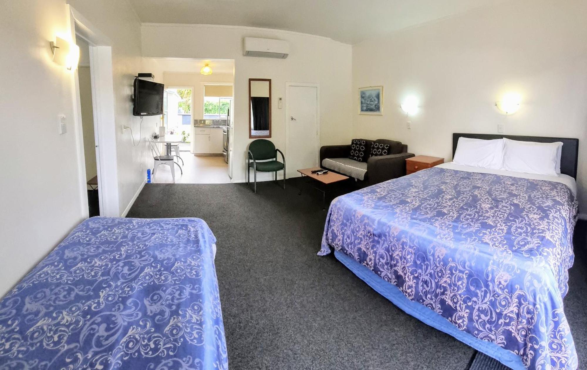 Cambrian Lodge Motel Cambridge Exterior photo